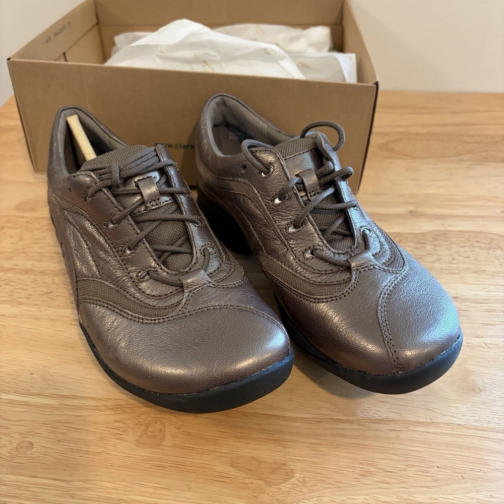 Clarks In Motion Hike Pewter Metallic Leather Comfort Walking Shoes Travel 6.5M